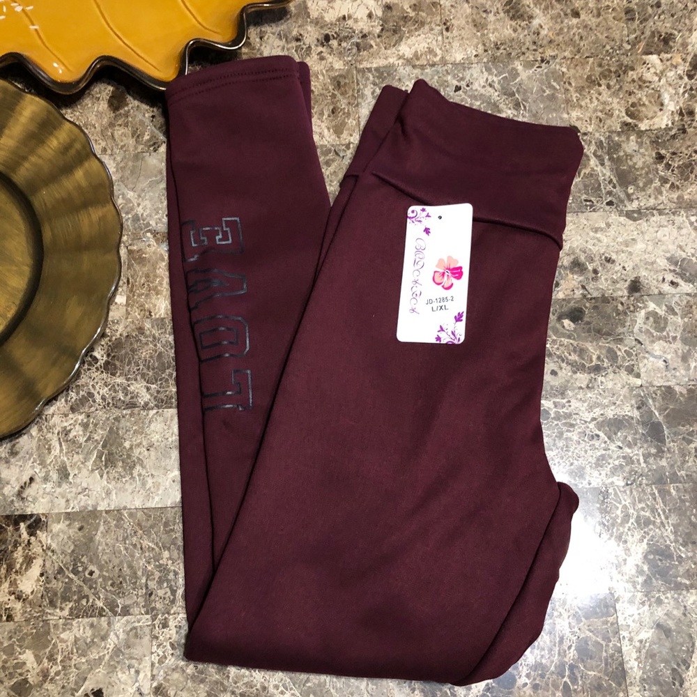 Women’s maroon leggings. Fur lining. SZ L/XL